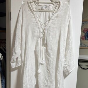 NWOT - Robin Piccone Cream Tunic Top